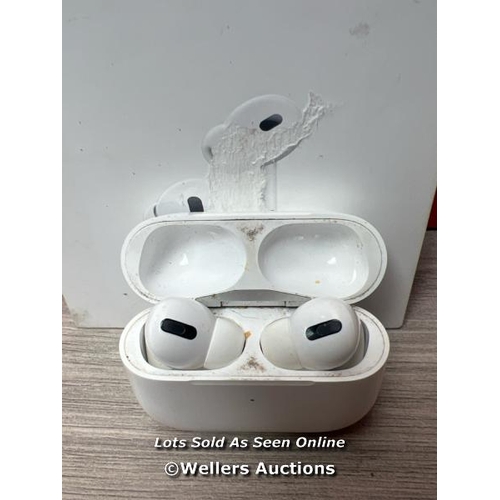 8532 - APPLE AIRPOD PROS (2ND GENERATION) / POWERS UP & CONNECTS VIA BLUETOOTH WITH SOUND / SIGNS OF USE / ... 