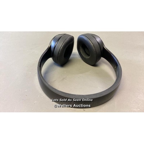 9526 - APPLE BEATS SOLO 3 WIRELESS HEADPHONES IN CASE