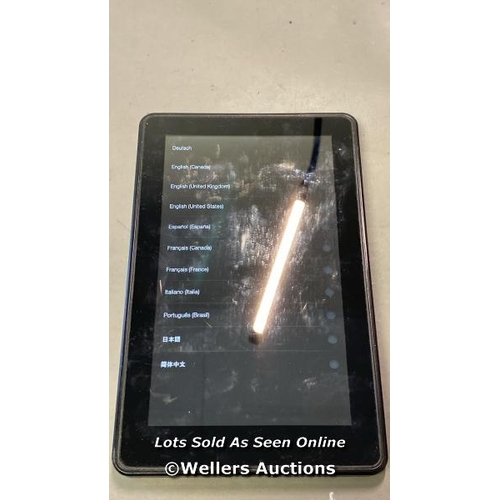 9740 - AMAZON KINDLE MODEL D01400