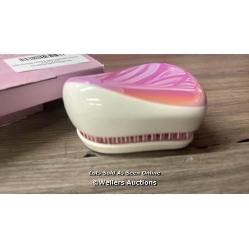 4031 - TANGLE TEEZER HOME & AWAY BRUSH SET / APPEARS NEW/ OPEN BOX  / F35