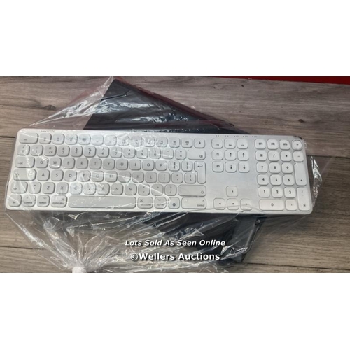 4537 - BAG OF PRE OWNED KEYBOARDS