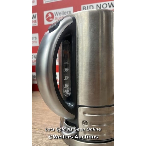 6076 - DUALIT LITE KETTLE & 4 SLOT TOASTER SET / KETTLE NO POWER / TOASTER POWERS UP / BOTH SHOWING SIGNS O... 