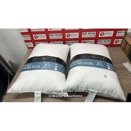 6102 - HOTEL GRAND SHREDDED MEMORY FOAM ROLLED PILLOWS / MINIMAL SIGNS OF USE / A34