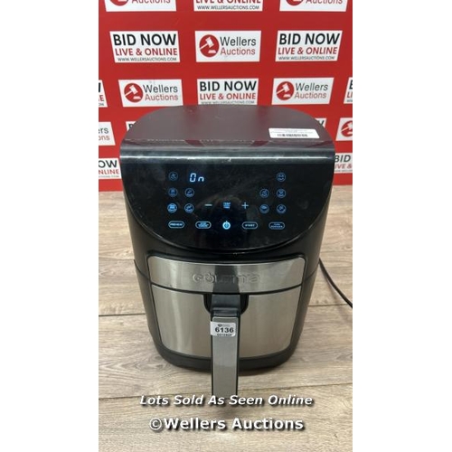 6136 - GOURMIA 6.7L DIGITIAL AIR FRYER / POWERS UP / SIGNS OF USE / A35