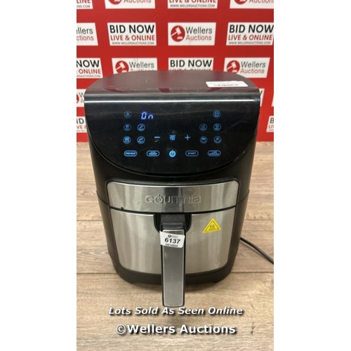 6137 - GOURMIA 6.7L DIGITIAL AIR FRYER / POWERS UP / SIGNS OF USE / A35