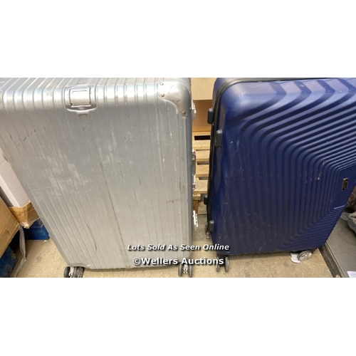 6993 - X2 SUITCASES STATIC