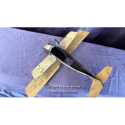 96 - Meccano Bi-plane, model unknown  / All lots are located at The Barn, Hampstead Farm, Nr Henley on Th... 