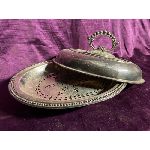 10 - Mappin & Webb silver plate serving dish  / All lots are located at The Barn, Hampstead Farm, Nr Henl... 