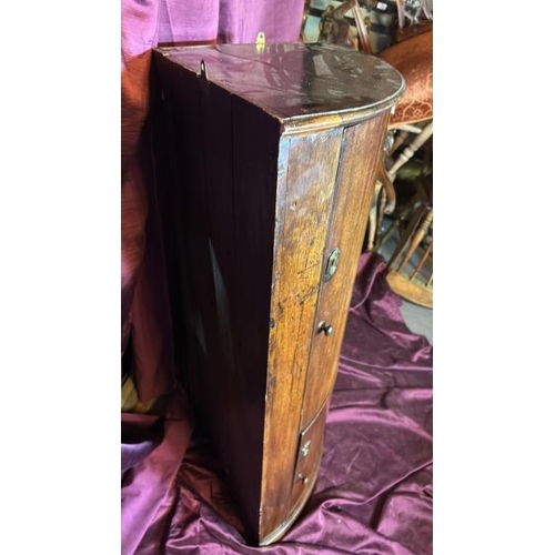 464 - A Geogian oak corner cupboard, 100cm (h) x 60cm (w) x 40cm (d), in need of restoration  / All lots a... 