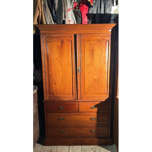 500 - A c.1900 century fine quality walnut linen press with four original slides, locks and brass fixtures... 