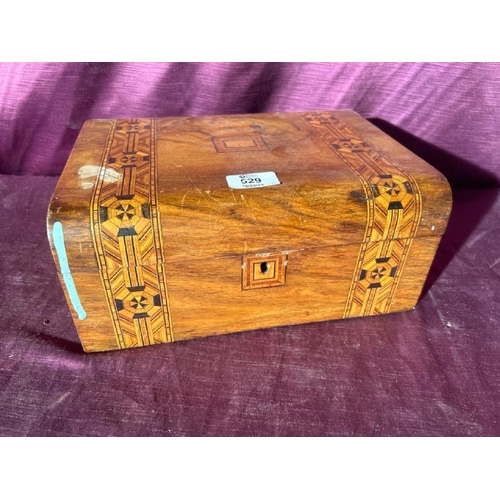 529 - An inlaid mahogany trinket box, 12cm (h) x 29cm (w) x 25cm (d)  / All lots are located at The Barn, ... 