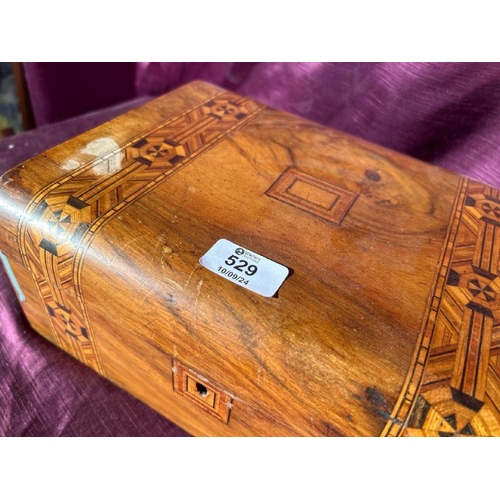 529 - An inlaid mahogany trinket box, 12cm (h) x 29cm (w) x 25cm (d)  / All lots are located at The Barn, ... 