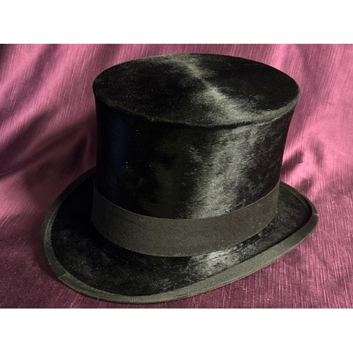 677 - A Scotts & Co top hat, 14cm high, inner measures 16.5cm (left to right) 20cm (front to back) with or... 