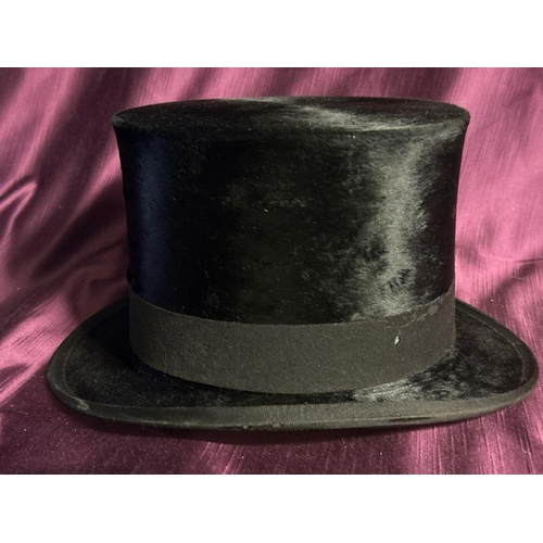 677 - A Scotts & Co top hat, 14cm high, inner measures 16.5cm (left to right) 20cm (front to back) with or... 