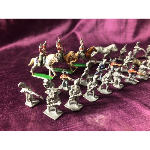 38 - Lead soldiers, Napoleonic Waterloo soldiers, horses, martching band - very large quantity  / All lot... 