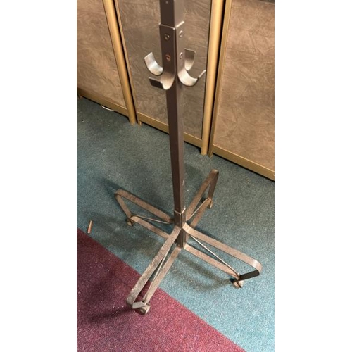 148 - Metal hat/coat stand, 192cm (h)  / All lots are located at Gower Reclamation, Unit 17b, Crofty Indus... 