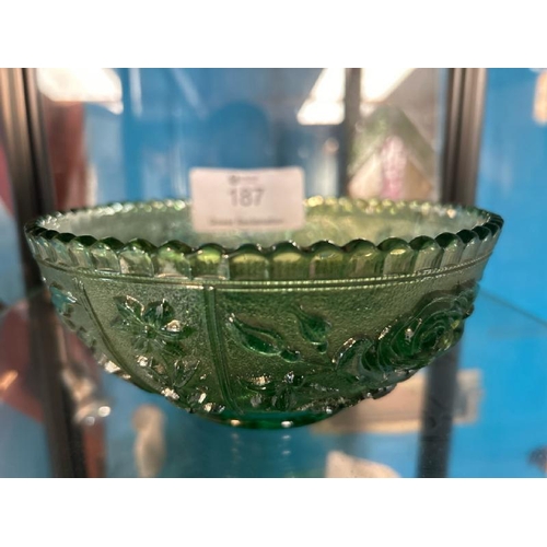 187 - Uranium glass bowl, 17cm (dia)  / All lots are located at Gower Reclamation, Unit 17b, Crofty Indust... 