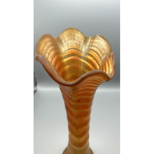 243 - Glass tulip vase, 26cm high  / All lots are located at Gower Reclamation, Unit 17b, Crofty Industria... 