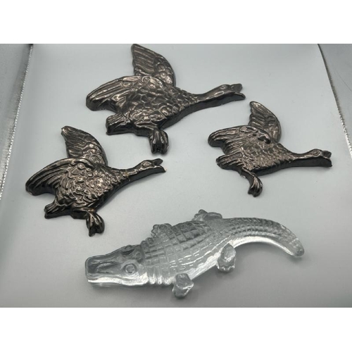 244 - Set of three wall hanging ducks and glass aligator  / All lots are located at Gower Reclamation, Uni... 