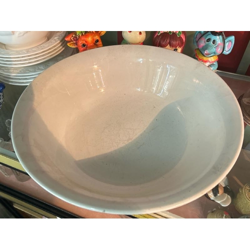 256 - A white wash basin and jug set, jug 29cm (h), bowl 41.5cm (dia)  / All lots are located at Gower Rec... 