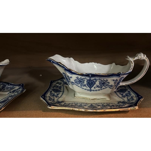 265 - A Whieldonware 'Byron' part dinner service, including serving dishes, gravy boats and plates, approx... 