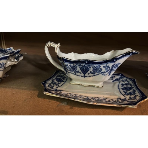 265 - A Whieldonware 'Byron' part dinner service, including serving dishes, gravy boats and plates, approx... 