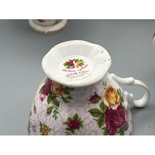 269 - Five Royal Albert Old Country Rose tea cups, without saucers  / All lots are located at Gower Reclam... 