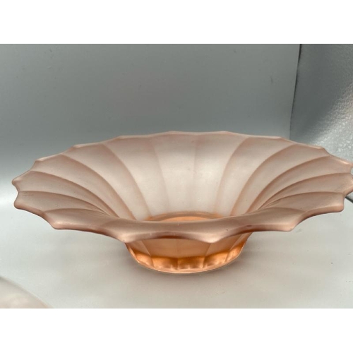 288 - Two bowls including a 1930's Equinox posy bowl, largest 19cm (dia)  / All lots are located at Gower ... 