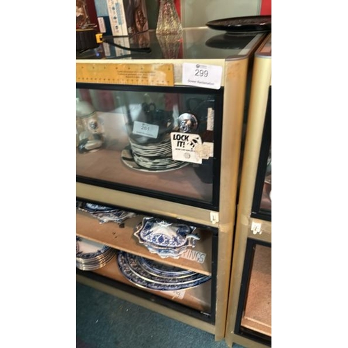 299 - Jewellers display cabinet with storage below, 92cm (h) x 150cm (w) 50cm (d) (contents not included) ... 