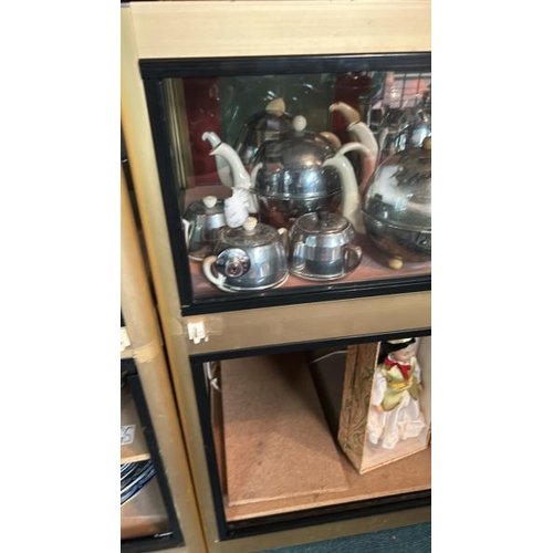 300 - Jewellers display cabinet with storage below, 92cm (h) x 150cm (w) 50cm (d) (contents not included) ... 