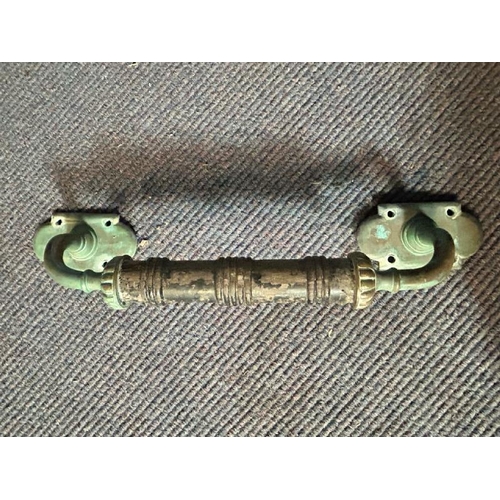 312 - A copper and oak door handle, 36cm (l)  / All lots are located at Gower Reclamation, Unit 17b, Croft... 