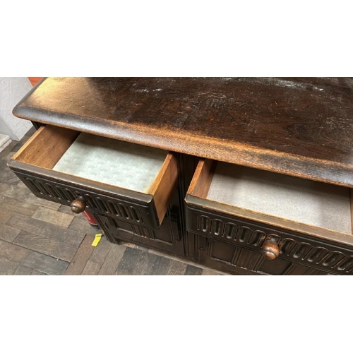 343 - Small oak dresser, 172cm (h) x 92cm (w) x 41cm (d)  / All lots are located at Gower Reclamation, Uni... 