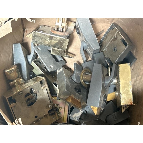 529 - Box of approx fourteen Yale locks, no keys  / All lots are located at Gower Reclamation, Unit 17b, C... 