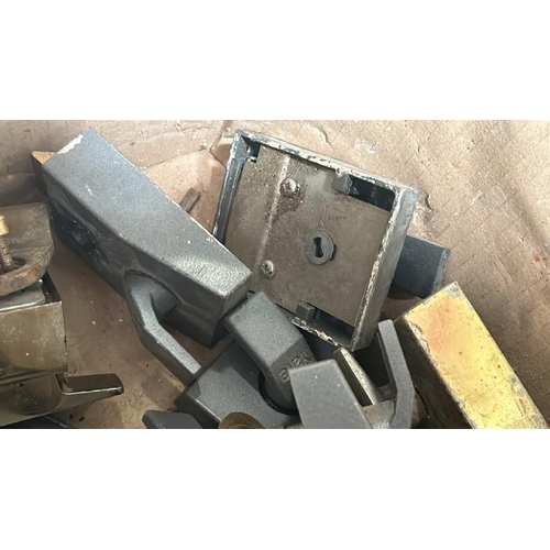 529 - Box of approx fourteen Yale locks, no keys  / All lots are located at Gower Reclamation, Unit 17b, C... 