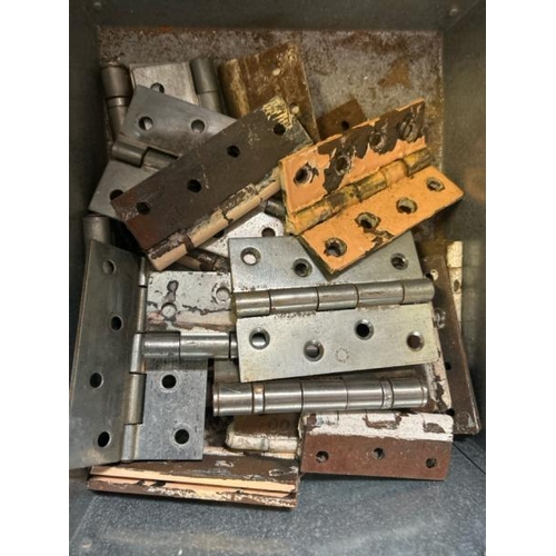 538 - Box of assorted door hinges   / All lots are located at Gower Reclamation, Unit 17b, Crofty Industri... 