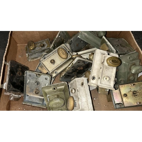 539 - Approx 19 assorted Yale thumb locks  / All lots are located at Gower Reclamation, Unit 17b, Crofty I... 