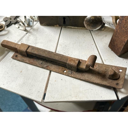 544 - Old cast iron bolt lock, 29cm long  / All lots are located at Gower Reclamation, Unit 17b, Crofty In... 