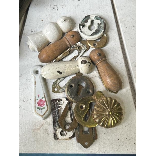 546 - Assorted key hole covers, including brass and ceramic  / All lots are located at Gower Reclamation, ... 