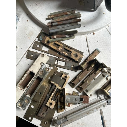 552 - Assorted door bolts, spindles and backplates   / All lots are located at Gower Reclamation, Unit 17b... 