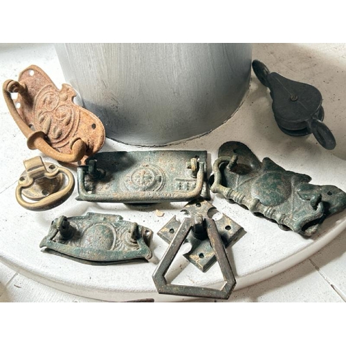 554 - Assorted door knockers  / All lots are located at Gower Reclamation, Unit 17b, Crofty Industrial Est... 