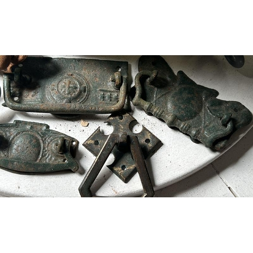 554 - Assorted door knockers  / All lots are located at Gower Reclamation, Unit 17b, Crofty Industrial Est... 