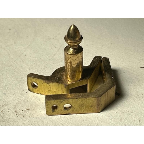 555 - Box of approx twenty brass corner hinges  / All lots are located at Gower Reclamation, Unit 17b, Cro... 