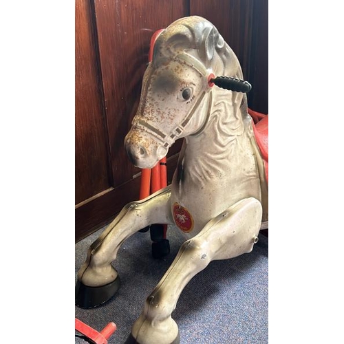 562 - Vintage tinplate rocking horse, not attached to the base, 97x55x28cm, incomplete  / All lots are loc... 