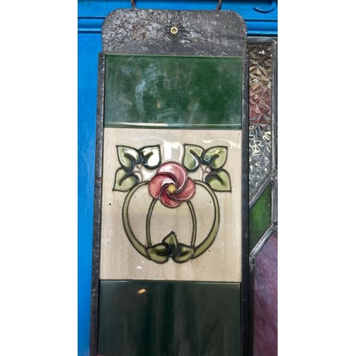 571 - Half set of art nouveau cream floral fireplace tiles, each 14x16cm, with metal tile holder  / All lo... 