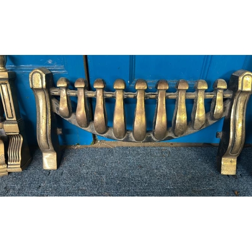 592 - Small brass fireplace grate, 43x23cm  / All lots are located at Gower Reclamation, Unit 17b, Crofty ... 