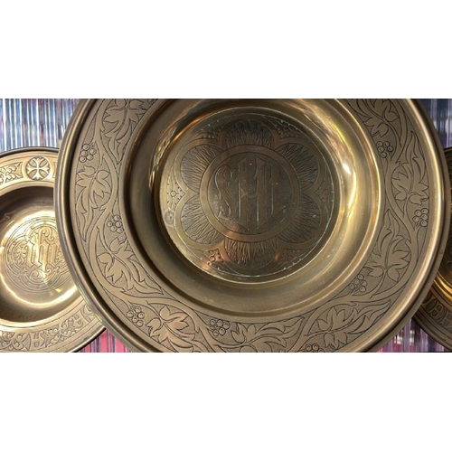 608 - Three brass church donation dishes, two by Jones and Willis with inscription dated 1900, largest is ... 