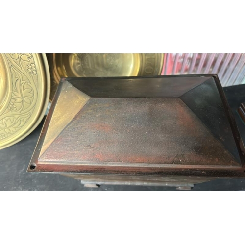 610 - Heavy brass box screwed shut at top, 22x16x14cm  / All lots are located at Gower Reclamation, Unit 1... 