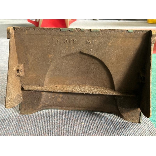 622 - Cast iron oval decoration fireplace hood, 41x29cm  / All lots are located at Gower Reclamation, Unit... 