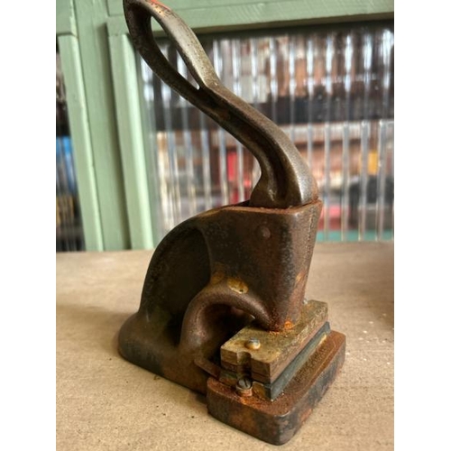 635 - Small cast iron embossing stamp, jammed, in need of restoration  / All lots are located at Gower Rec... 