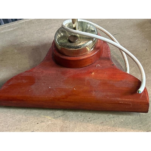 647 - Vintage brass desk light, needs a new plug, untested  / All lots are located at Gower Reclamation, U... 